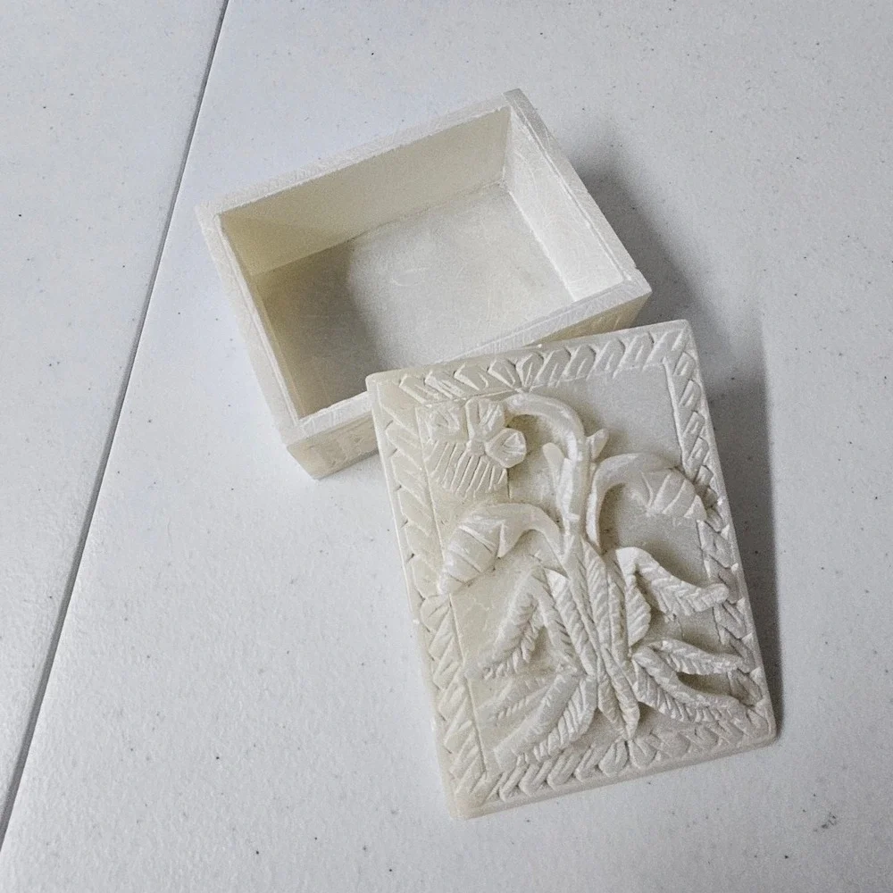 Handmade Soapstone Marble trinket Box Home Decor Inlay Jali Work Leaves Floral‎